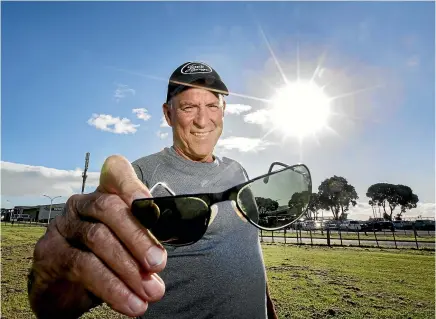  ?? ANDY JACKSON/STUFF ?? Former TV1 weatherman Jim Hickey has a sparkle in his eye after learning Taranaki is leading the sunshine race.