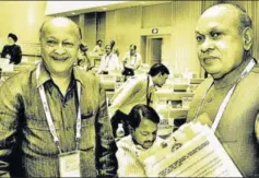  ?? MOHD ZAKIR/HINDUSTAN TIMES ?? Prem Kumar Dhumal greets Virbhadra Singh (left) before the 55th National Developmen­t Council Meeting at Vigyan Bhavan in New Delhi