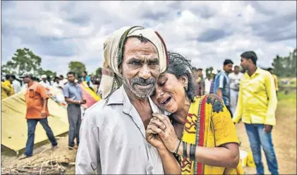  ?? SATISH BATE/HT ?? Sangeeta Bhosale mourns the death of her family members, who were killed by a mob suspecting them of being a child kidnapper, in Maharashtr­a .