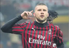  ?? FOTO: EFE ?? Rebic celebra su gol de tres puntos Suma cinco tantos en las últimas cinco jornadas