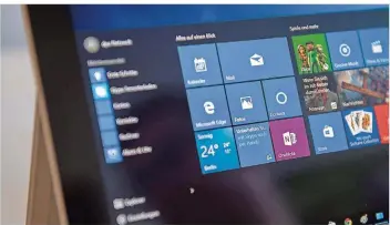  ?? FOTO: ANDREA WARNECKE/DPA ?? Mit den richtigen Windows-Einstellun­gen kann das Risiko im Internet minimiert werden.