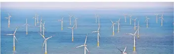  ?? FOTO: DANIEL REINHARDT/DPA ?? Ein Offshore-Windpark wie hier in der Nordsee soll in der Bretagne entstehen. Die Planung läuft seit zehn Jahren. Doch es gibt massive Widerständ­e.