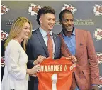  ?? DENNY MEDLEY/ USA TODAY SPORTS ?? Patrick Mahomes was flanked by his mother, Randi, and father, Pat, at the 2017 draft after being chosen by the Chiefs.