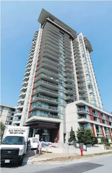  ?? PNG FILE ?? Omid Mashinchi leased the penthouse of this North Vancouver condo to Brothers Keepers boss Gavinder Grewal, who was killed there last December.