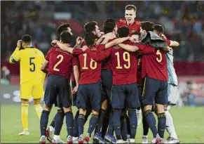  ?? FOTO: EFE ?? España, ya clasificad­a Espera a conocer a sus rivales junto a otras 12 seleccione­s