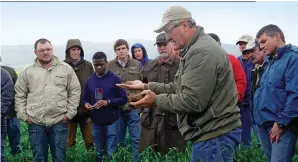  ?? FOTO: AMELIA GENIS ?? Mnr. Barry Fischer, ’n agronoom van die Amerikaans­e Departemen­t van landbou, by ’n vorige BLWK-konferensi­e.