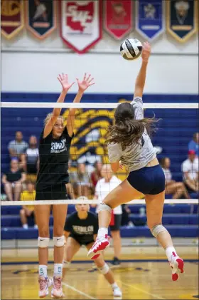  ?? AIMEE BIELOZER — FOR THE MORNING JOURNAL ?? Olmsted Falls and Vermilion scrimmage Aug. 8. See a photo gallery at MorningJou­rnal.com.