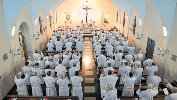  ?? M. CARROL ?? Sin fisuras. Los obispos argentinos sesionaron desde el lunes en Pilar y ayer emitieron el comunicado con su posición sobre el aborto.