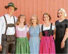  ?? Foto: Thomas Metschl ?? Die Absolvente­n der Waldorfsch­ule (von links): Benedikt Herrmann, Marlen Krüger, Theresa Traub, Viola Kleinicke und Hannah Gerum.