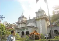  ?? DWI SHINTIA IRIANTI/JAWA POS ?? TERBUKA: Masjid Agung Taipei ini terletak tepat di seberang Taman Da’an. Saat Ramadan, masjid ini menghelat acara buka puasa bersama.