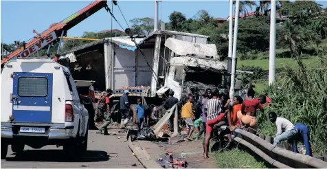  ?? | TUMI PAKKIES/AFRICAN News Agency (ANA) ?? SEVEN people were killed and several others were injured in a collision between a truck and two minibus taxis on the corner of the M35 and Orient Hill Road in Isipingo.