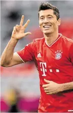  ?? BILD: SN/GEPA ?? Drei Tore: Robert Lewandowsk­i und Bayern sind weiter top.