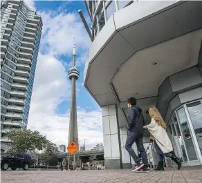  ?? ERNEST DOROSZUK / POSTMEDIA NEWS FILES ?? Young buyers in Toronto are continuing their pursuit of condominiu­ms.