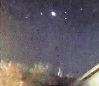  ?? COURTESY OF DARLENE ANAYA ?? Darlene Anaya of Rio Rancho posted a video on Facebook Wednesday about 10:30 p.m. of light formations that were spotted in New Mexico, Nevada and Arizona. They weren’t UFOs, though.