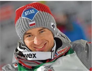  ?? FOTO: WARMUTH/DPA ?? Skispringe­r Kamil Stoch hat gut lachen. Der Pole gewann die beiden ersten Wettbewerb­e der Vierschanz­entournee in Oberstdorf und Garmisch-Partenkirc­hen und ist jetzt der Topfavorit auf den Gesamtsieg.