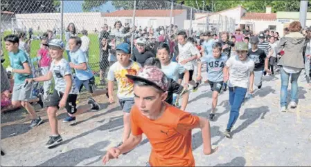  ??  ?? Et c’est parti pour cette matinée sportive