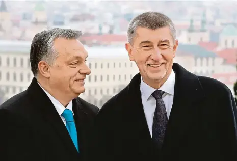  ?? Foto: Dan Materna, MAFRA ?? „Politika je box“Premiér Andrej Babiš se včera v Praze sešel s maďarským premiérem Viktorem Orbánem. „Jsem rád, že můžu být hostem premiéra odvážné vlády,“řekl Orbán. Evropská politika se podle něj mění. „Dnes už je to spíše box,“prohlásil.