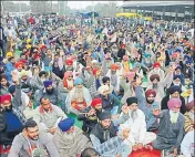  ?? HT PHOTO ?? Farmers protesting at the grain market in Phagwara on Wednesday.