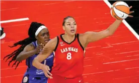  ??  ?? Liz Cambage in action for the Las Vegas Aces against the Connecticu­t Sun at the weekend. Photograph: Ethan Miller/Getty Images