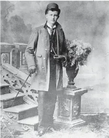  ?? Houston Chronicle file ?? In 1895, about when this photo was taken, Jones, then 21, went to work at his uncle’s lumber company in Hillsboro. TOP: Jesse H. Jones, left, seen here in 1928 at the old convention center constructi­on site with architect Alfred C. Finn, was...