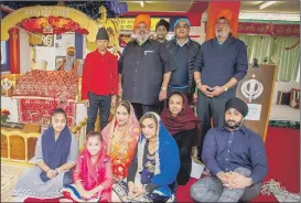  ?? Pictures: Habibur Rahman ?? CELEBRATIO­N Members of the Sikh community at the Gurdwara Guru Nanak Sar temple, Margate Road, Southsea