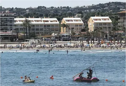  ?? Fotos: Ángel García ?? Hauptsaiso­n: Im Sommer ist Jávea übervoll.