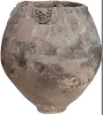  ??  ?? Neolithic wine jar