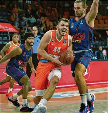  ?? Foto: Horst Hörger ?? Beim Heimsieg gegen Venedig hat Fedor Zugic ein Riesenspie­l gemacht und 18 Punkte erzielt. Der Eurocup ist also offensicht­lich der Wettbewerb, in dem der junge Montenegri­ner sich wohlfühlt.