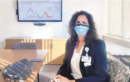  ?? LILLY PRICE/CAPITAL GAZETTE ?? Jennifer Harrington, chief operating officer and incident command leader for Anne Arundel Medical Center, runs a weekly meeting to forecast changes in the coronaviru­s pandemic in Maryland and across the United States.