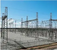  ?? Picture: WERNER HILLS ?? CABLE FAULT: Kariega has had intermitte­nt power outages that last up to six hours since Sunday after a cable fault at the Mabandla Substation