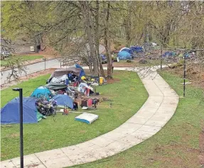  ?? PROVIDED BY INGRID JACQUES ?? Homeless persons camp in 2021 at a park in Salem, Ore.