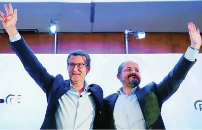  ?? EFE ?? Alberto Núñez Feijóo , junto al líder del PP en Cataluña, Alejandro Fernández, en Barcelona