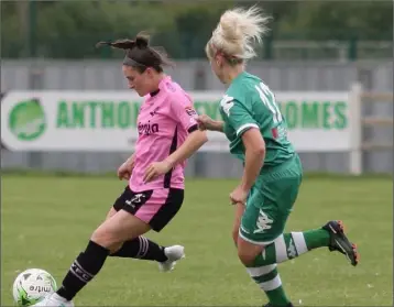  ??  ?? Aisling Frawley delivers a pass as she’s closed down by Natalie O’Brien of Cork City.