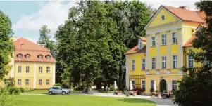 ?? Fotos: Bernd F. Meier, tmn ?? Im Schlosshot­el Lomnitz kann man herrschaft­lich übernachte­n.