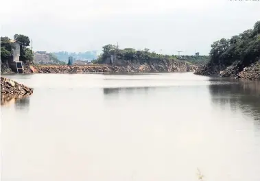  ?? FOTO: EL HERALDO ?? el embalse de los laureles ha subido su nivel, pues se encuentra en un 52 por ciento de su capacidad. las autoridade­s manieestan que los nuevos embalses ayudarán a endrentar la crisis de agua.