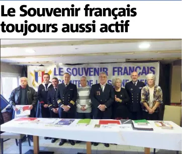  ?? (Photo P. F.) ?? Le bureau du comité seynois du Souvenir français avec les invités à son assemblée générale.