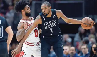  ?? ?? durant se muda apenas días después que los Nets transfirie­ron a Kyrie Irving a Dallas