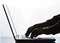  ?? Symbolfoto: Silas Stein, dpa ?? Hacker greifen Computer an, auch PC Besitzer in und um Ulm und Neu Ulm sind da von betroffen.