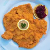  ??  ?? Gemul de merișoare oferă o aromă deosebită schnitzelu­lui preparat din carne de vită.