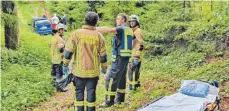  ?? FOTO: FEUERWEHR LINDAU ?? Der Vermisste wird in einem Waldstück im nördlichen Lindauer Stadtgebie­t aufgefunde­n.