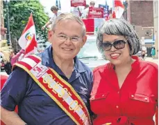  ?? /TWITTER ?? La concejal Zaida Polanco acompañada por el senador Bob Menéndez en un evento en el Estado Jardín.