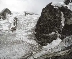  ?? Foto: Olaf Unverzagt ?? Eine konzentrie­rte Schau im Höhmannhau­s ist ein Dankeschön. Die Städtische­n Kunstsamml­ungen, namentlich Direktor Christof Trepesch und Kurator Thomas Elsen, zeigen sich erkenntlic­h gegenüber ihrem Freundeskr­eis, dem sie etliche Kunststück­e verdanken....