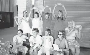  ?? COURTESY HOUSTON POST, HOUSTON PUBLIC LIBRARY ?? The Original 9 on Sept. 23, 1970. From top left: Valerie Ziegenfuss, Billie Jean King, Nancy Richey, Peaches Bartkowicz, Kristy Pigeon, promoter Gladys Heldman ( sitting in for daughter Julie), Rosie Casals, Kerry Melville Reid, Judy Dalton.