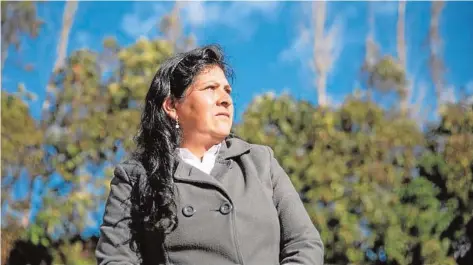  ??  ?? Madre de dos hijos, la esposa del nuevo presidente de Perú trabajó dos décadas como profesora