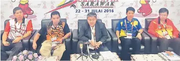  ??  ?? Morshidi (centre) during the press conference at the Sukma Media Centre on Thursday. Also seen are Ahmad Shapawi (second, left), Ong (left), Affandi (right) and Kameri (second right).