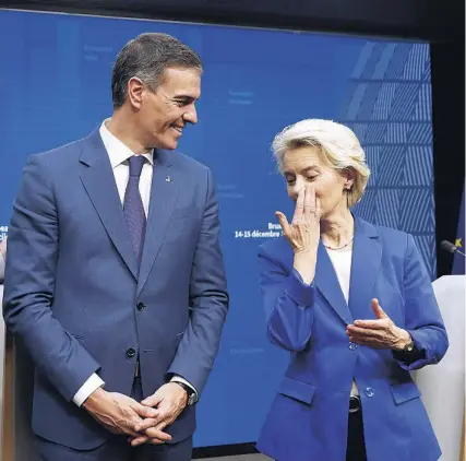  ?? ?? El presidente del Gobierno, Pedro Sánchez, y la presidenta de la Comisión Europea, Ursula von der Leyen
AP