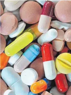  ?? FOTO: DPA ?? Pillen und Tabletten. Medikament­e können im Internet günstiger sein, allerdings fehlt es oft an Beratung laut Stiftung Warentest.
