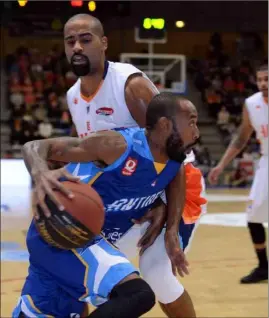  ?? (Photo MaxPPP) ?? Will Solomon, auteur du panier de la gagne à  pts pour les Sharks à la dernière seconde au Havre. Chapeau l’artiste !