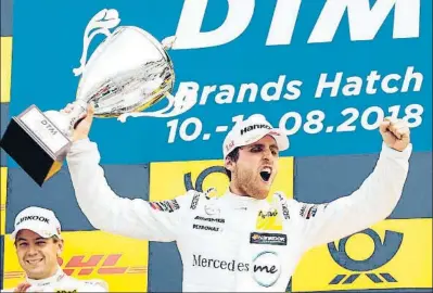  ?? TWITTER ?? El catalán Dani Juncadella (Mercedes) celebra su victoria en el histórico circuito de Brands Hatch