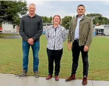  ?? CATHERINE GROENESTEI­N/ STUFF ?? High School board chairman Gary Wallis, principal Rachel Williams and Hāwera New School establishm­ent board chairman Will Edwards are thrilled that Williams is to lead the new school.